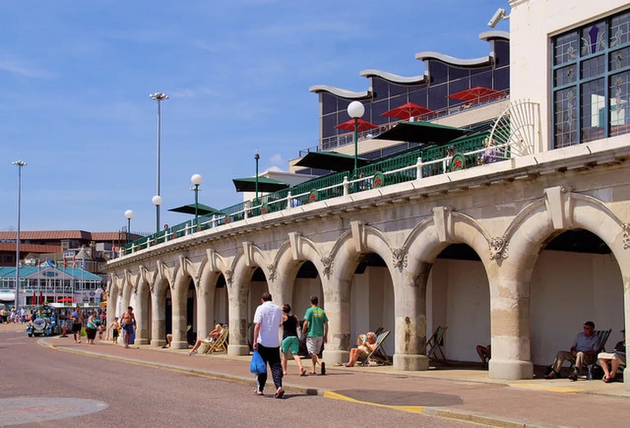 Bournemouth architecture and local landmarks