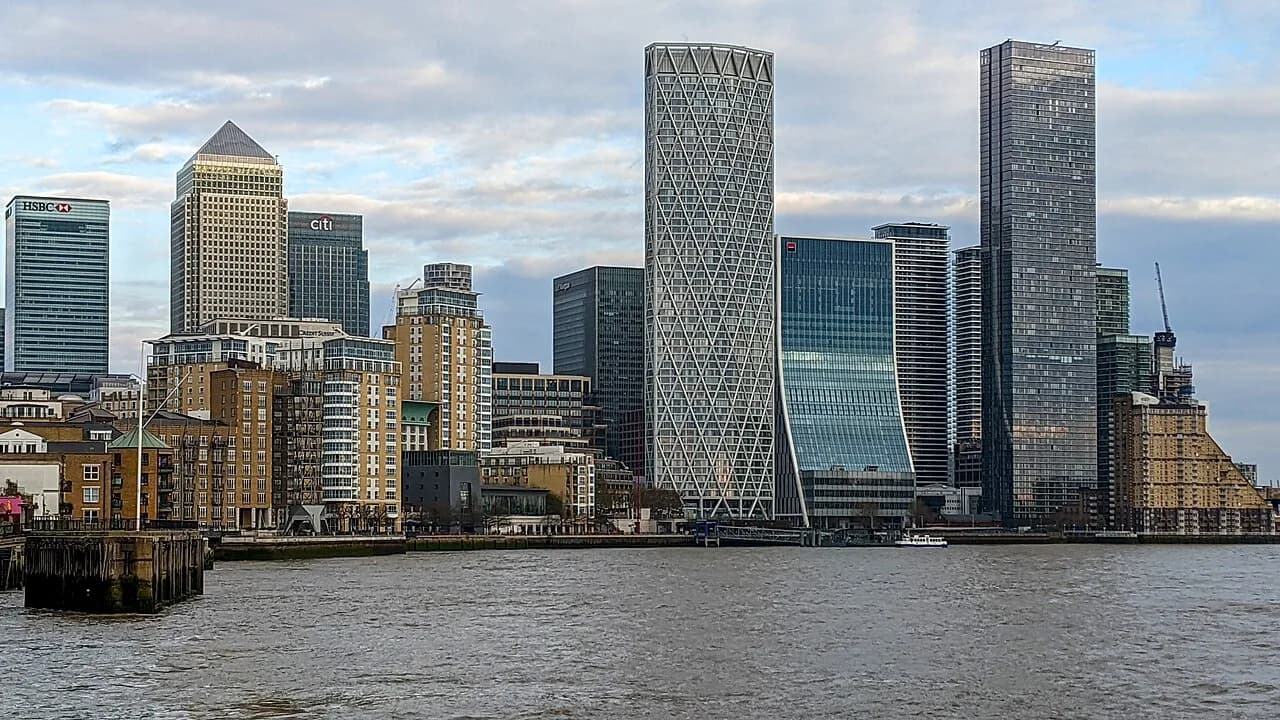 Canary Wharf architecture and local landmarks
