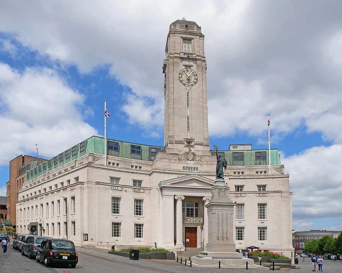 Luton architecture and local landmarks