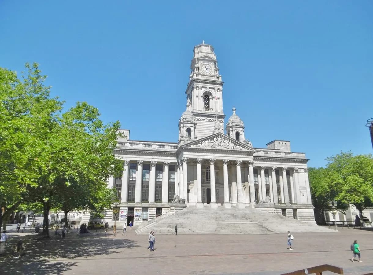 Portsmouth architecture and local landmarks