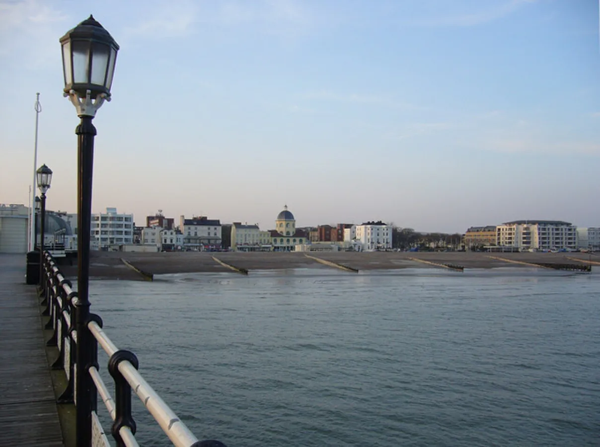 Worthing architecture and local landmarks